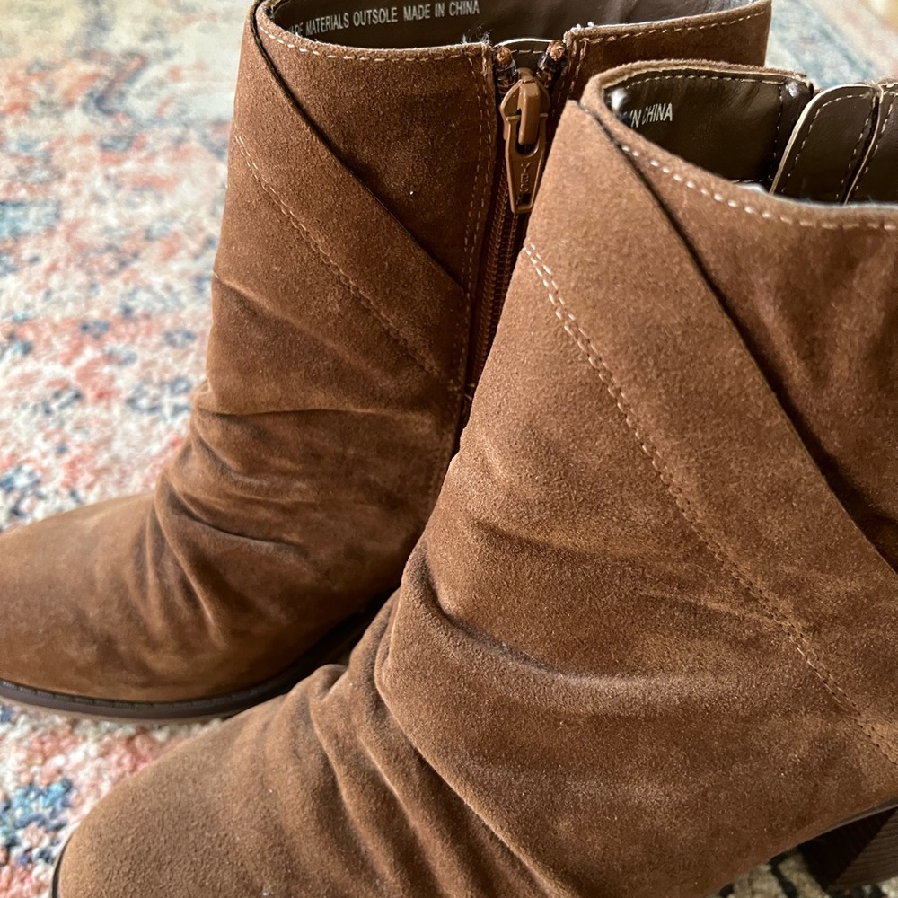 Universal Thread Heeled Booties - Picture 6 of 6